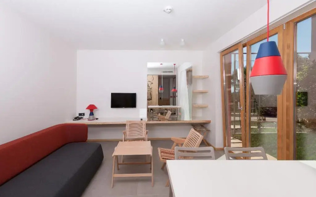 Maistra Select Amarin Resort