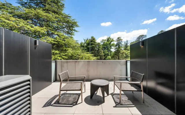 Bright Studio in Braddon With Parking