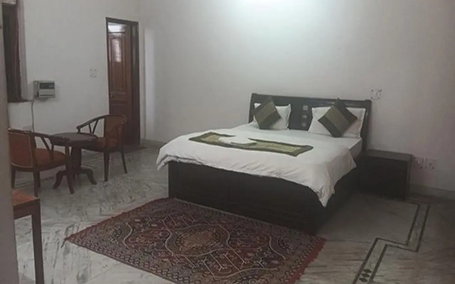 Fabhotel Noida Dreamz
