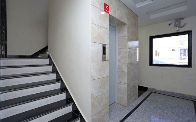 OYO 9919 Nandgiri Palace