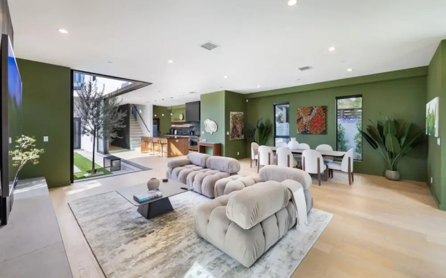 The Bella Villa 2 in Venice