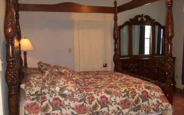 1805 House Bed and Breakfast
