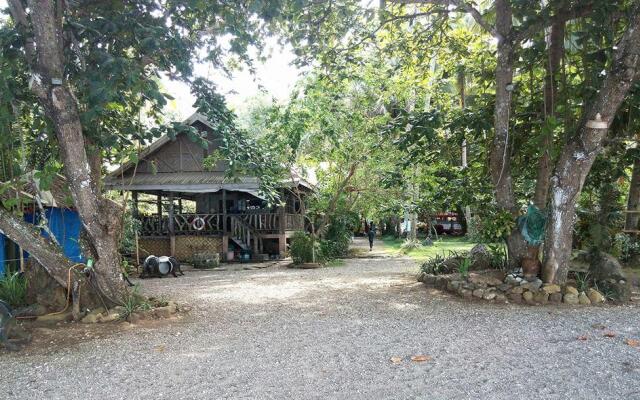 Algen's Dive Resort