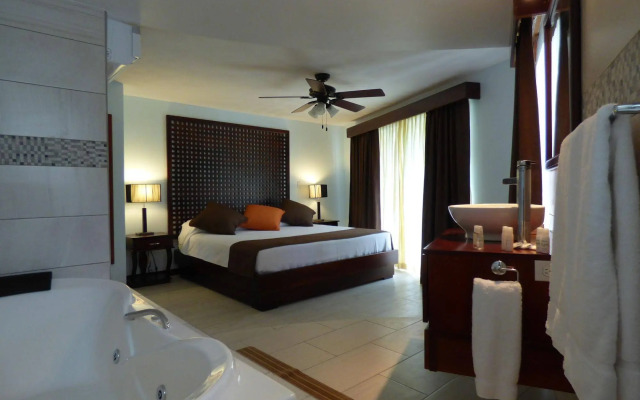 Paradise Beach Hotel & Resort