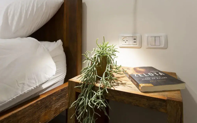 AirTLV Sirkin Apartment