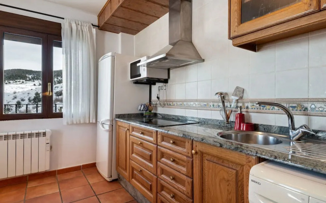 Charming Apartment in Gudar With Terrace