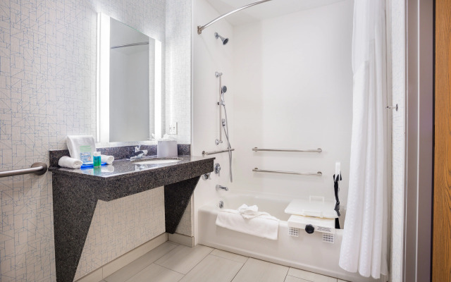 Holiday Inn Express Wisconsin Dells by IHG