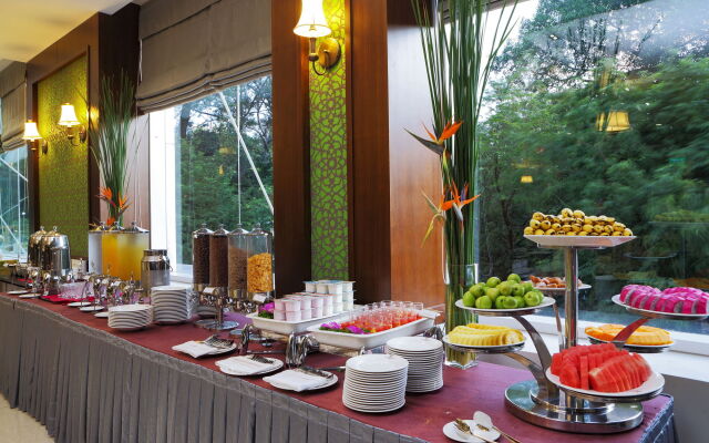 Central Palace Hotel