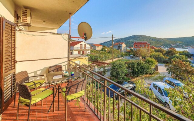 Beautiful Apartment in Vinisce With 2 Bedrooms and Wifi