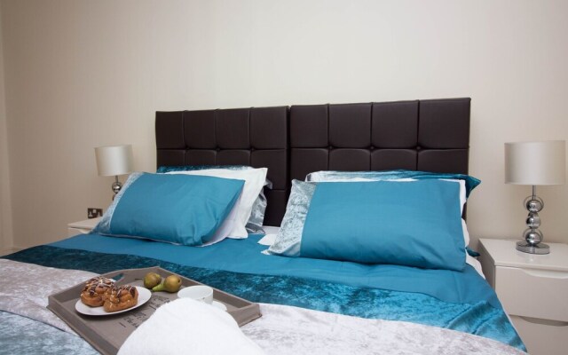 South Quay Apartment Two