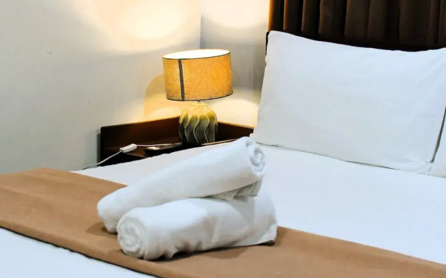 Arzo Hotel Makati