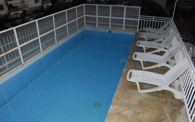 Ozgun Apart Otel Kusadasi