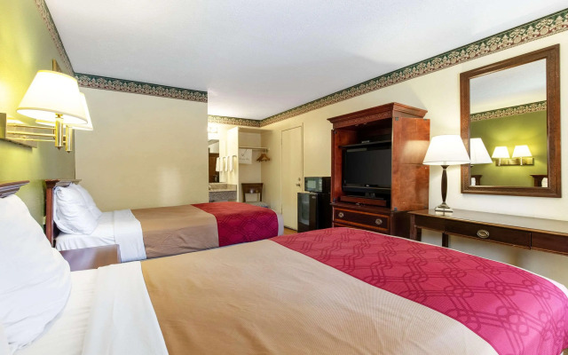 Econo Lodge Waco North I-35