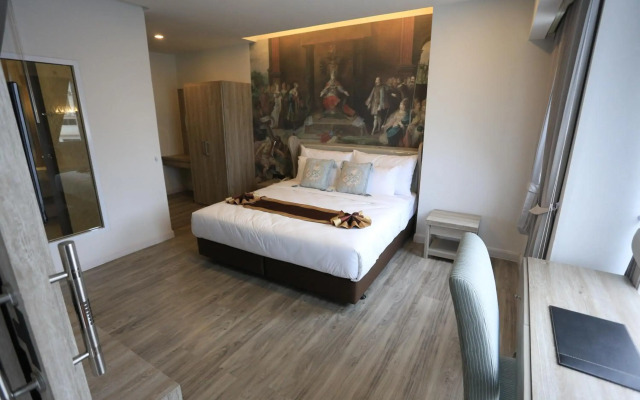 Bright Hotel