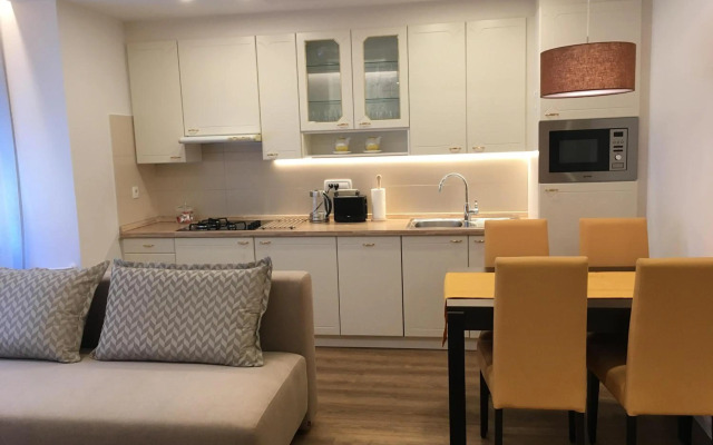 ★ Exclusive Central Apartment ★ FREE Garage ★