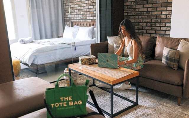 Hilltop luxury suites