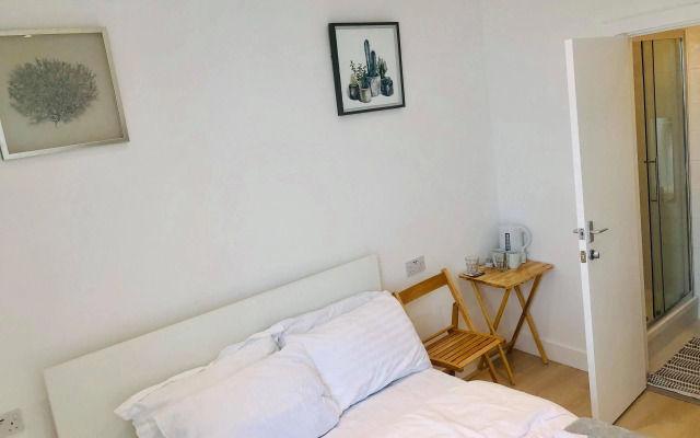 Fantastic Rooms in a Serviced Flat