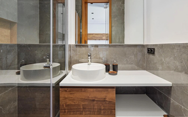 Bayview Hills Luxury Residences