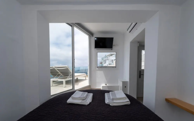 Anemos Cave Suites