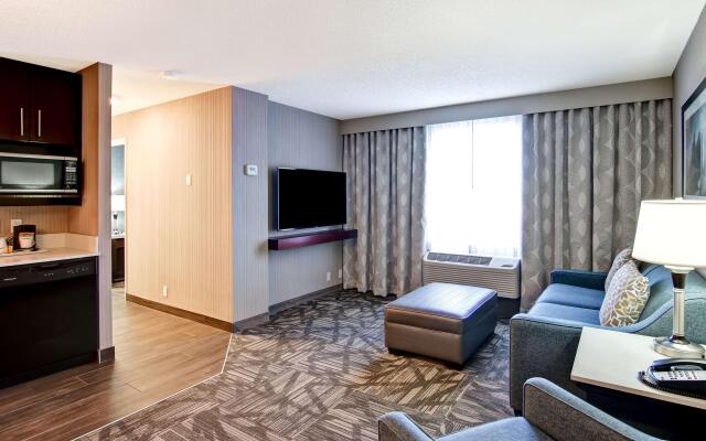 Hampton Inn & Suites by Hilton Calgary-Airport