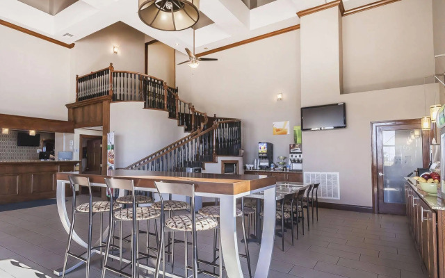 Quality Inn & Suites Owasso US-169