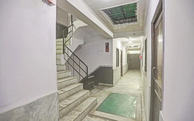 Oyo 84959 Tyagi Palace