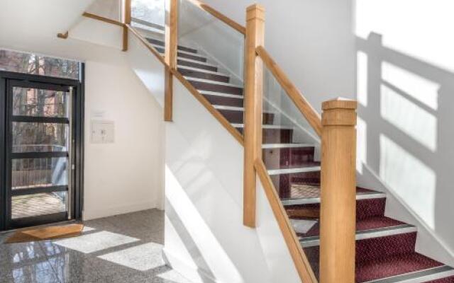 Surbiton Hills Apartment