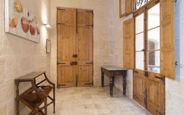 Valletta Bishop Apartment