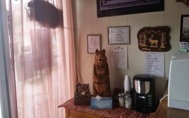 White Pine Motel
