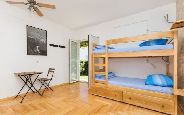 Hostel Oktarin