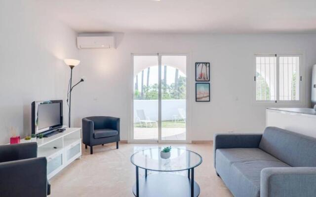 049 - Modern & Spacious Holiday Villa With Private Pool