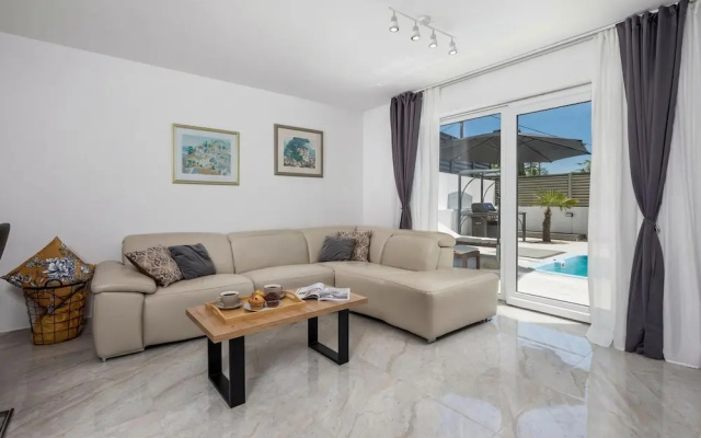 Modern Holiday House Jadranka With Pool