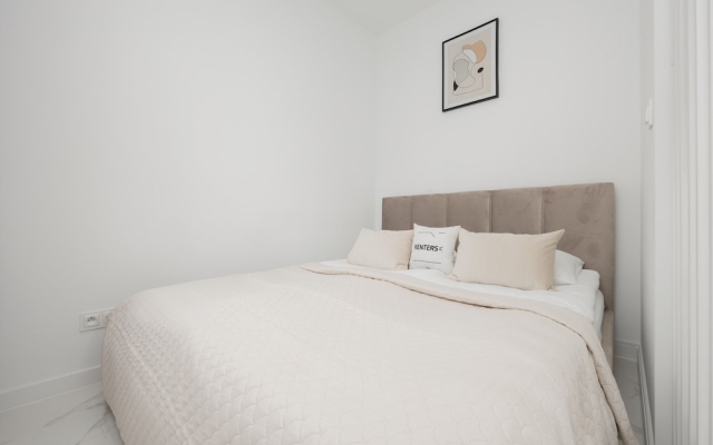 Air-conditioned Studio by Renters