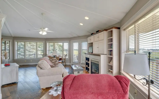 Panoramic Views: Hillside Millersburg Studio