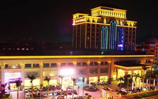 Royal Hotel