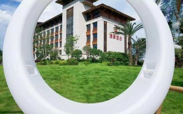 Yulin Jolie Vue Bontique Hotel（Kra Bay and Garden Expo Garden）