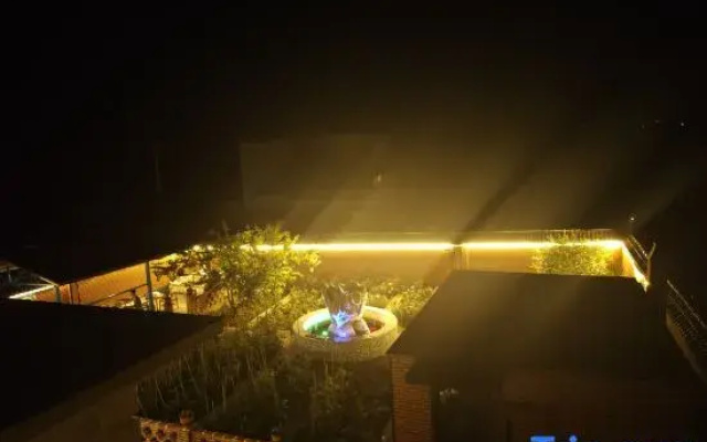 Yushu · Holiday · Courtyard Homestay (Ile River Scenic Area)
