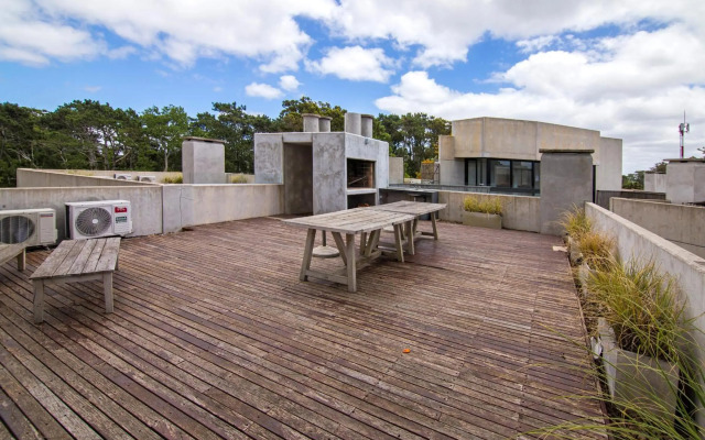 Oceana Suites Be House