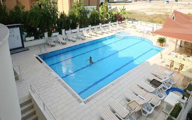 Qmax Apart Hotel