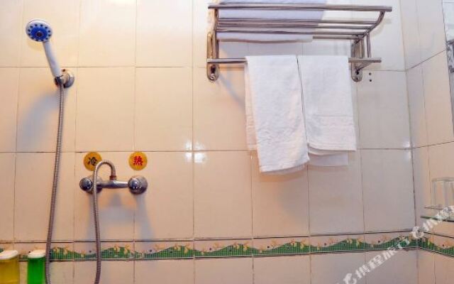 Lime Hotel (Guangzhou Changlong Zhongcun Subway Station)