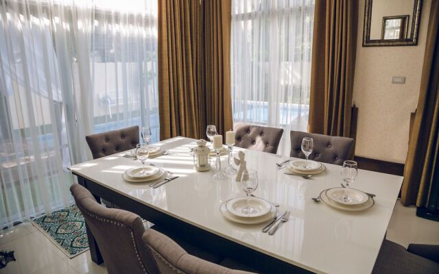 Nagawari Art Maldives BBQ Pattaya Villa