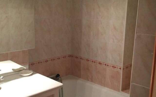 Apartment With 2 Bedrooms in Saint-mandrier-sur-mer, With Wonderful se