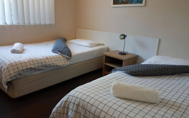 Montego Mermaid Beach Motel