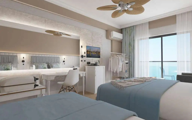 Seven Seas Palmeras Bay