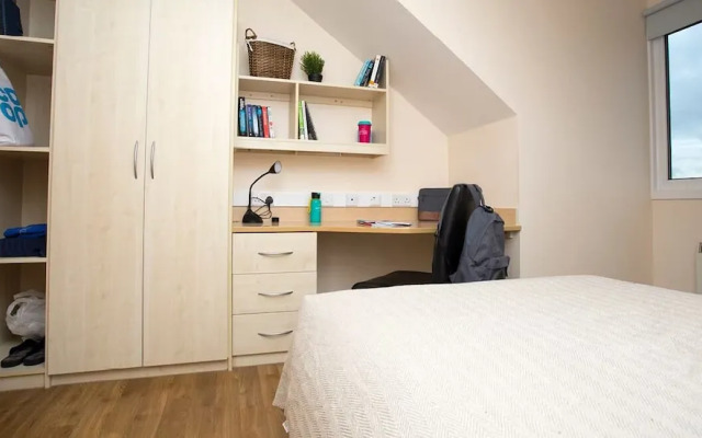 Heald Court Student Only  Ensuite Room