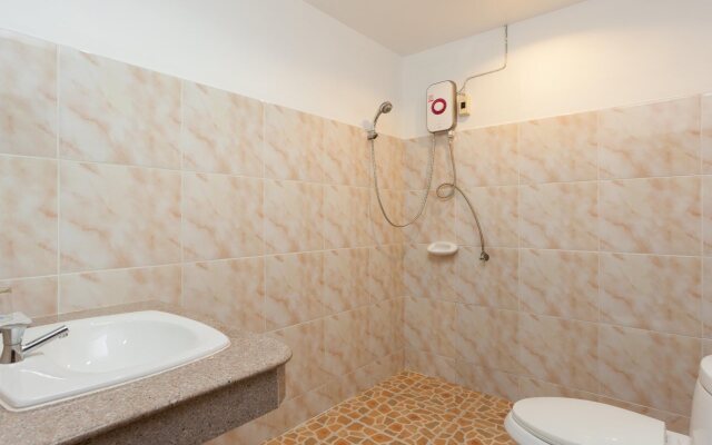 Karon Sunshine Guesthouse & Bar
