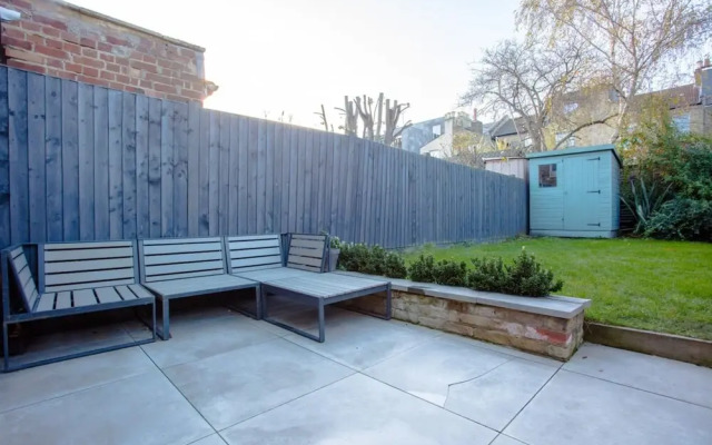 Beautiful 4 Bedroom House in North East London
