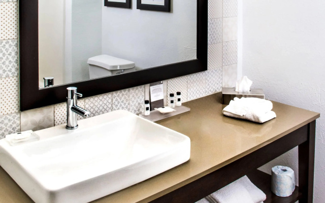 Country Inn & Suites by Radisson, Winchester, VA
