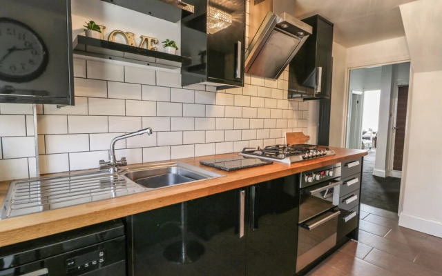 Esplanade Gardens, Apartment 1
