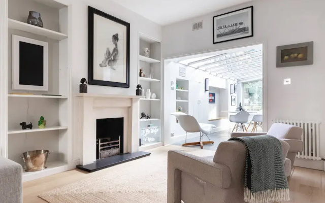 Masbro Road II by Onefinestay